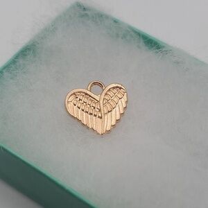 Wings‎ of an angel charm